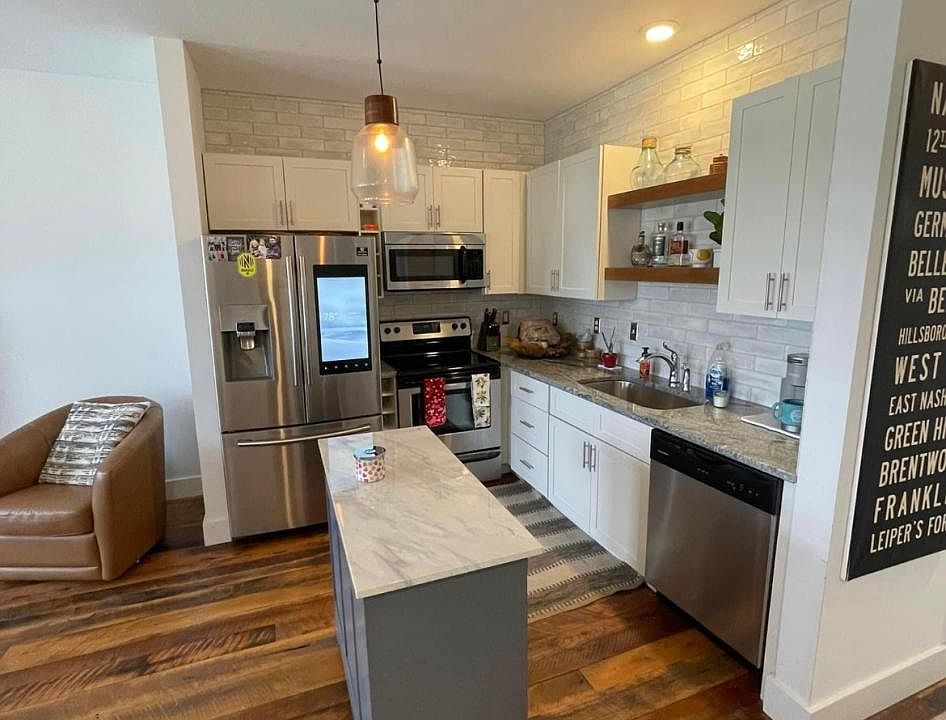1st image of 1225 4th Ave S APT 208