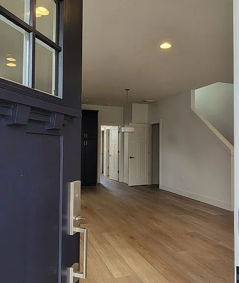 1167 NW Michelbook Ln — Photo 5