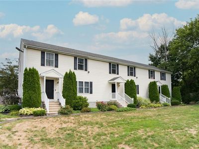 4 Legris Commons Ln Unit 4, West Warwick, RI, 02893