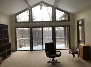 8 Crest Ln, Warren, NJ 07059