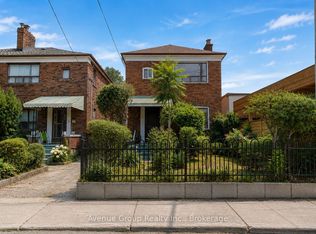 1 Warland Ave, Toronto, ON M4J 3E8