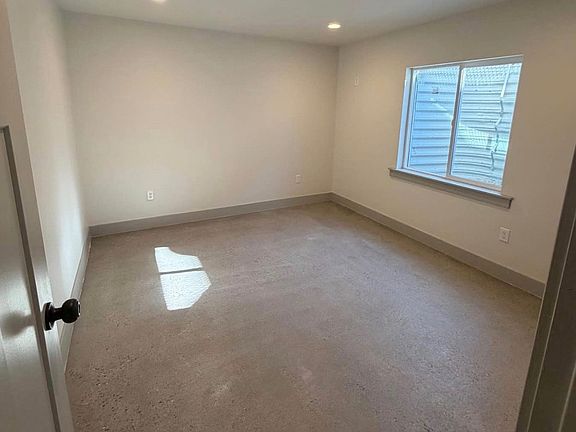 5th image of 417 S Fifty West Cir #1