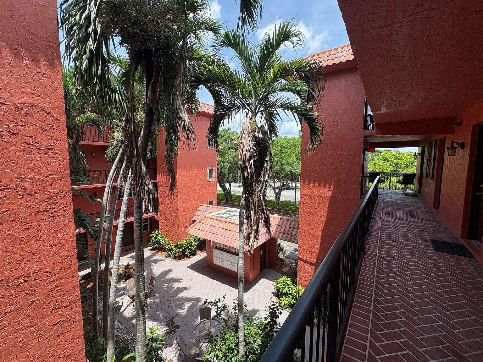 2 bed, 2.5 bath, 1496 sqft, $2,100 — Photo 1