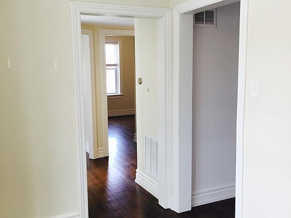 3rd image of 3701 N Hoyne Ave #V73knm2n1