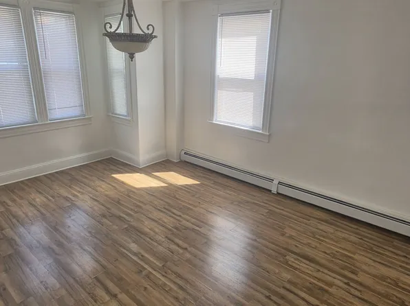 9 Magdalene St APT 1, Providence, RI 02909