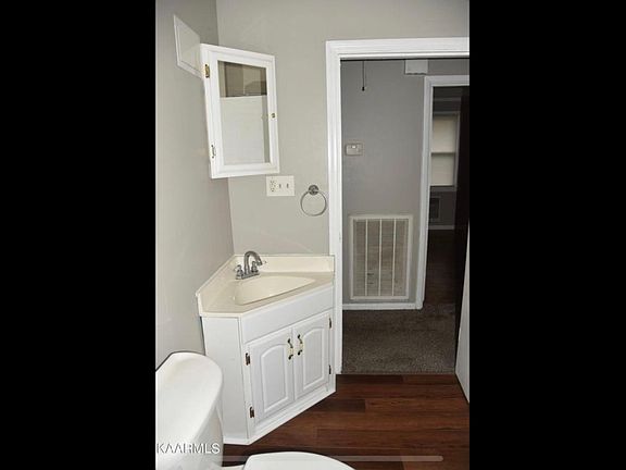 4th image of 406 Walfred Dr