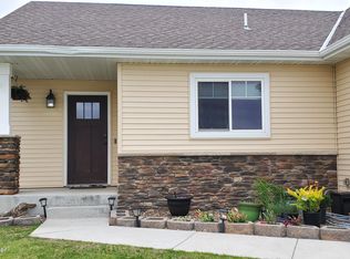 301 27th Ave NE, Watford City, ND 58854