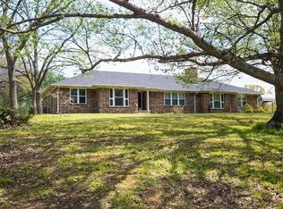 1802 N Cherokee Ave, Chouteau, OK 74337