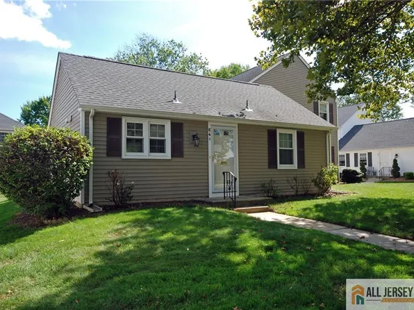 64 Amherst Ln #A, Monroe Township, NJ 08831