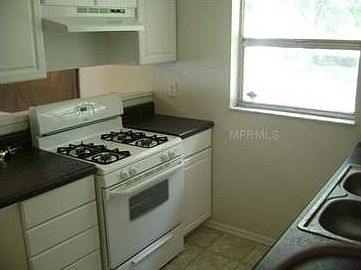 4th image of 1018 Davis Pl