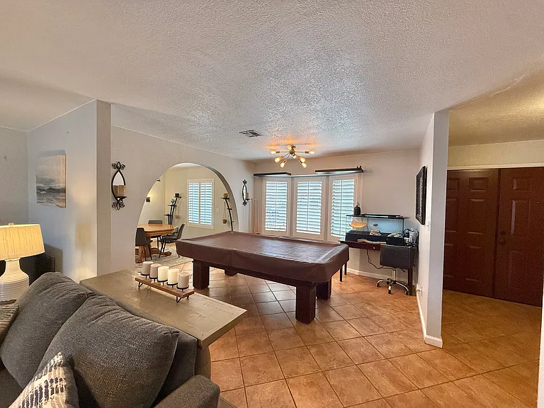 1120 S Hereford Ave — Photo 10
