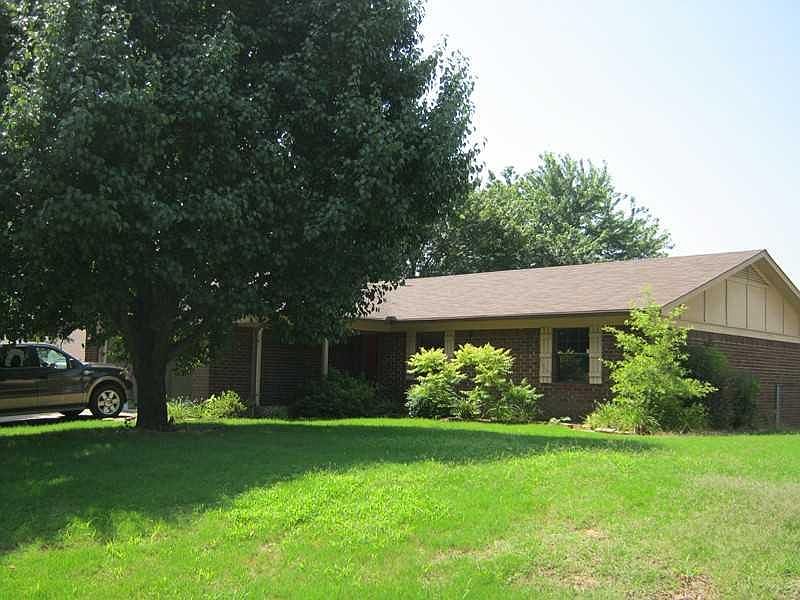 1st image of 10 Wildwood Ln