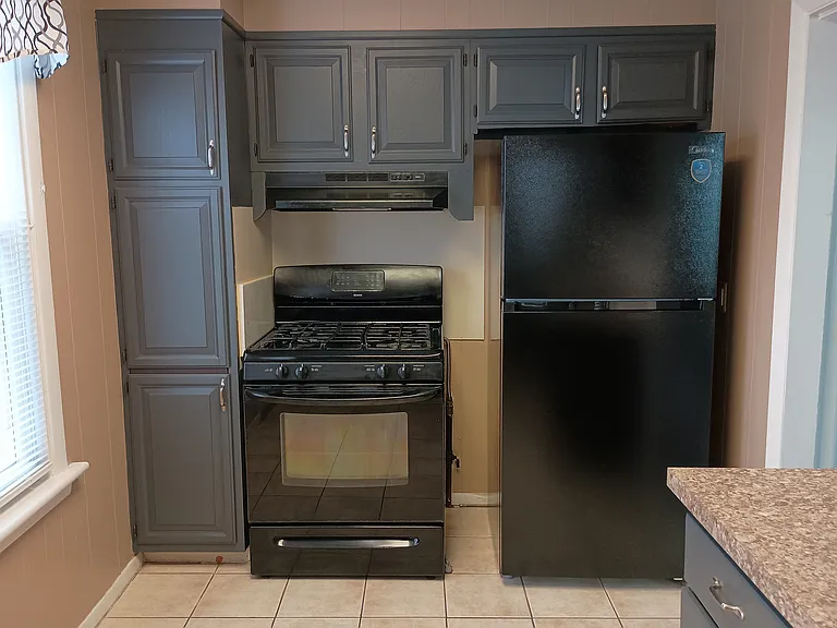 513 Hanover St — Photo 8