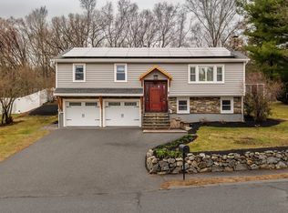 29 Winn Valley Dr, Burlington, MA 01803