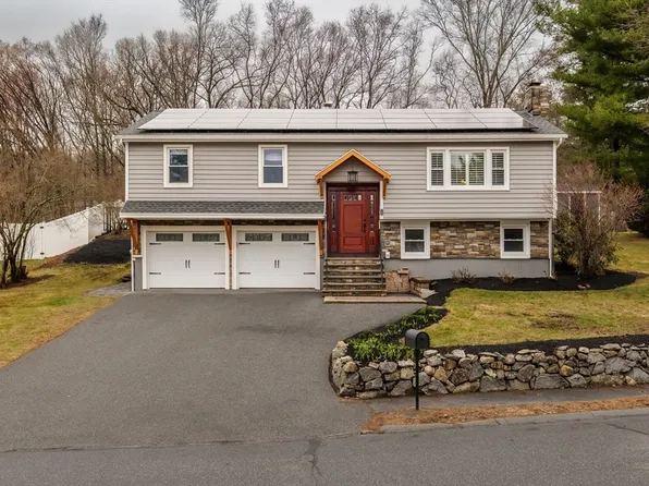 29 Winn Valley Dr, Burlington, MA 01803
