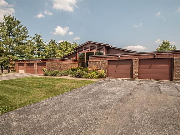 3rd image of 3420 Burrwood Dr Unit 17