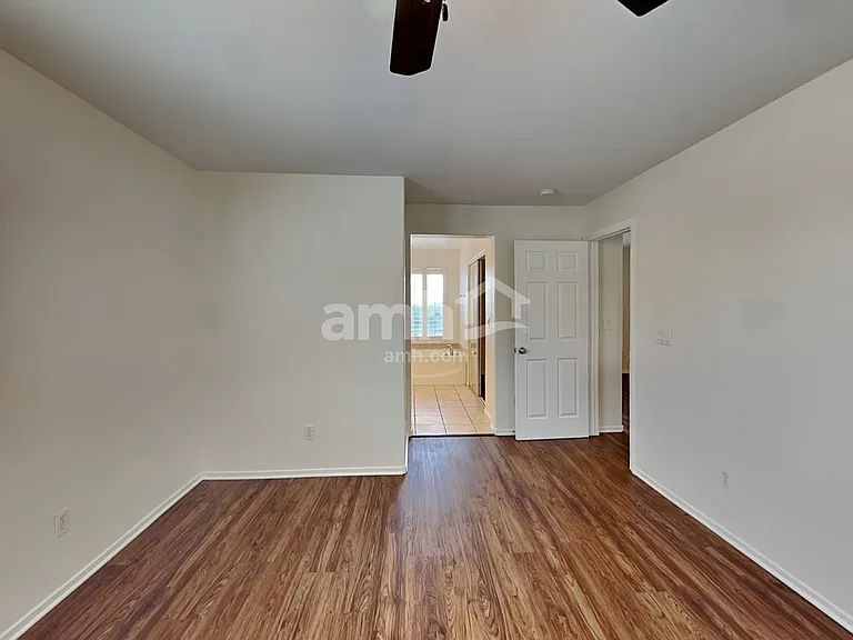 197 Shaded Peak St — Photo 11