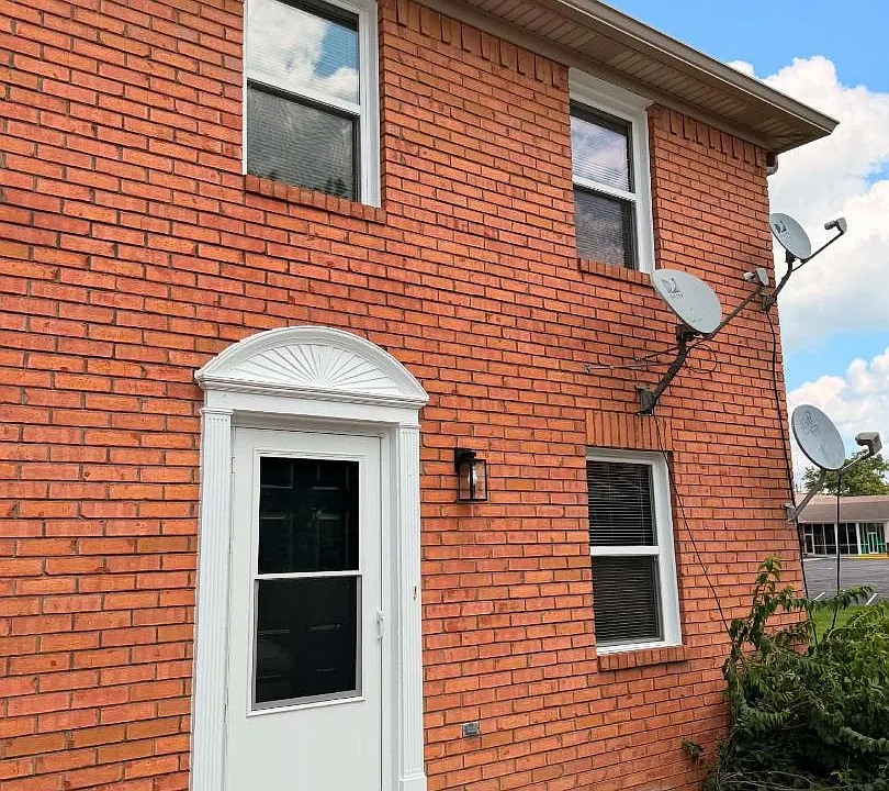 225 Tulip Dr #1