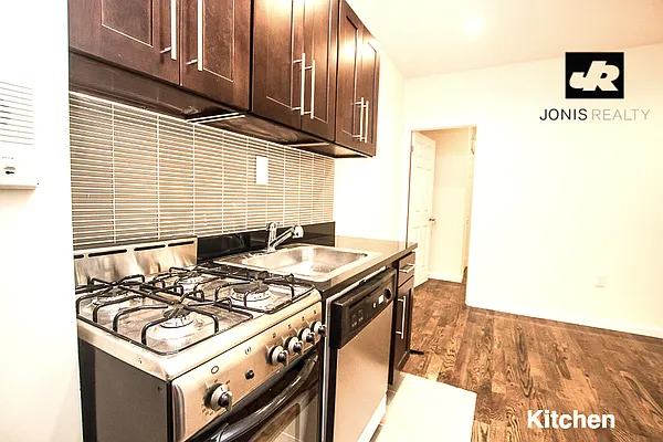 Rented by Jonis Realty | media 1