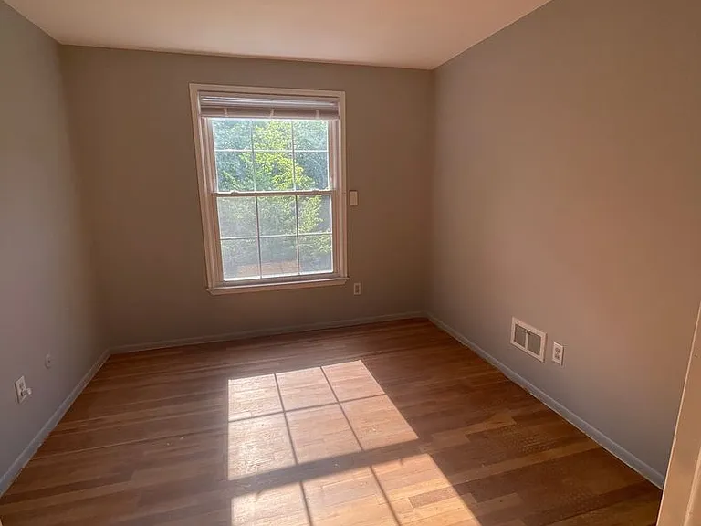 2163 Yorktown Dr — Photo 33