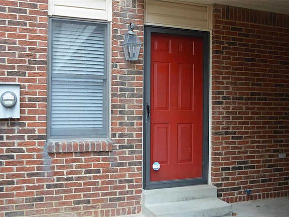 2nd image of 5605 Duchesne Parque Dr