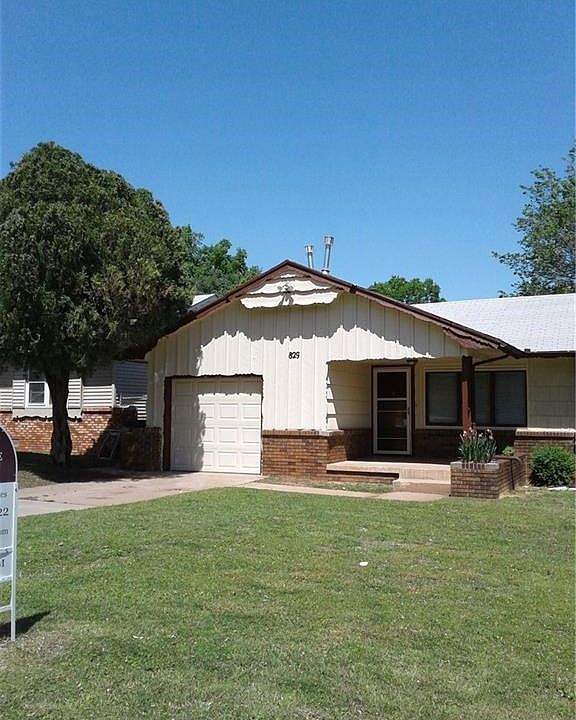 2nd image of 829 NE 30th St