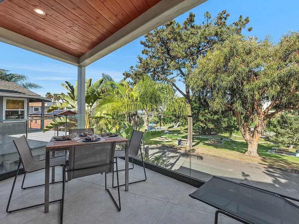 163 Norfolk Dr