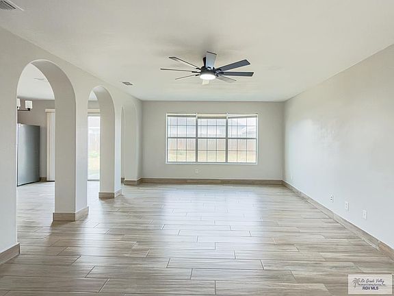 2nd image of 2460 Munich St