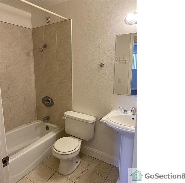 1st image of 856 Canfield Ct APT 3