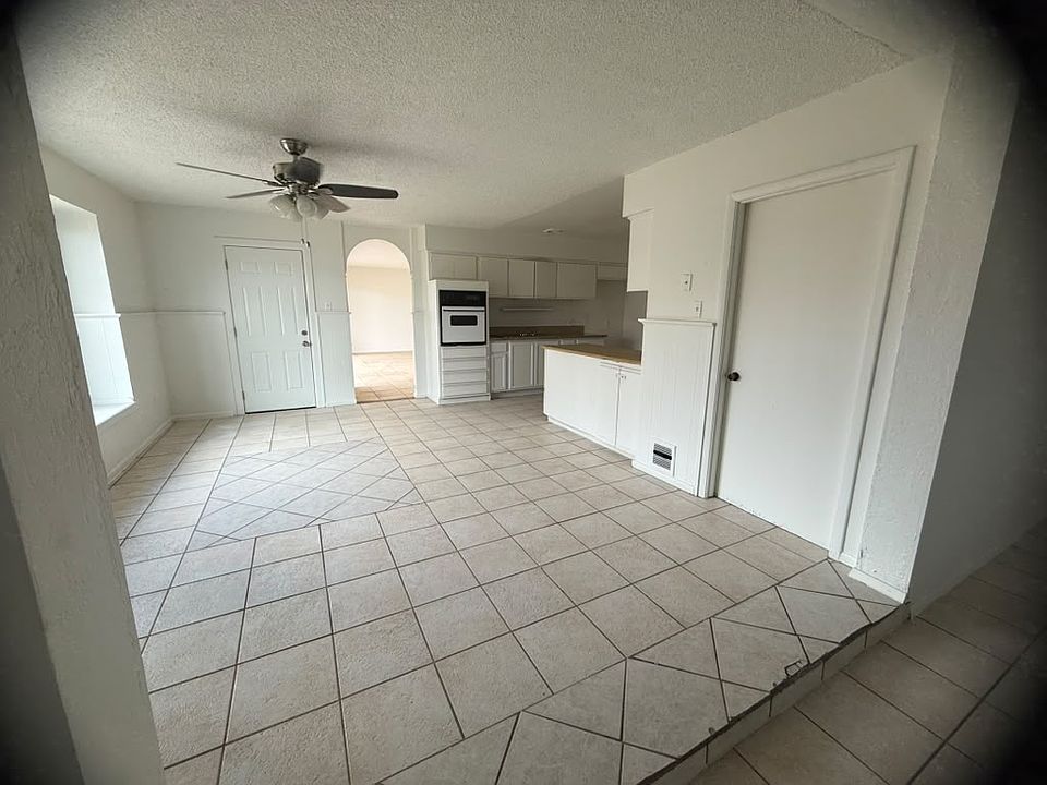 1st image of 4411 N 65th Dr