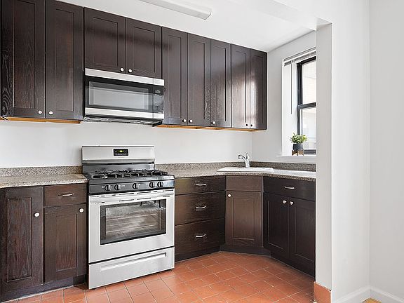 4th image of 579 Academy St APT 3B