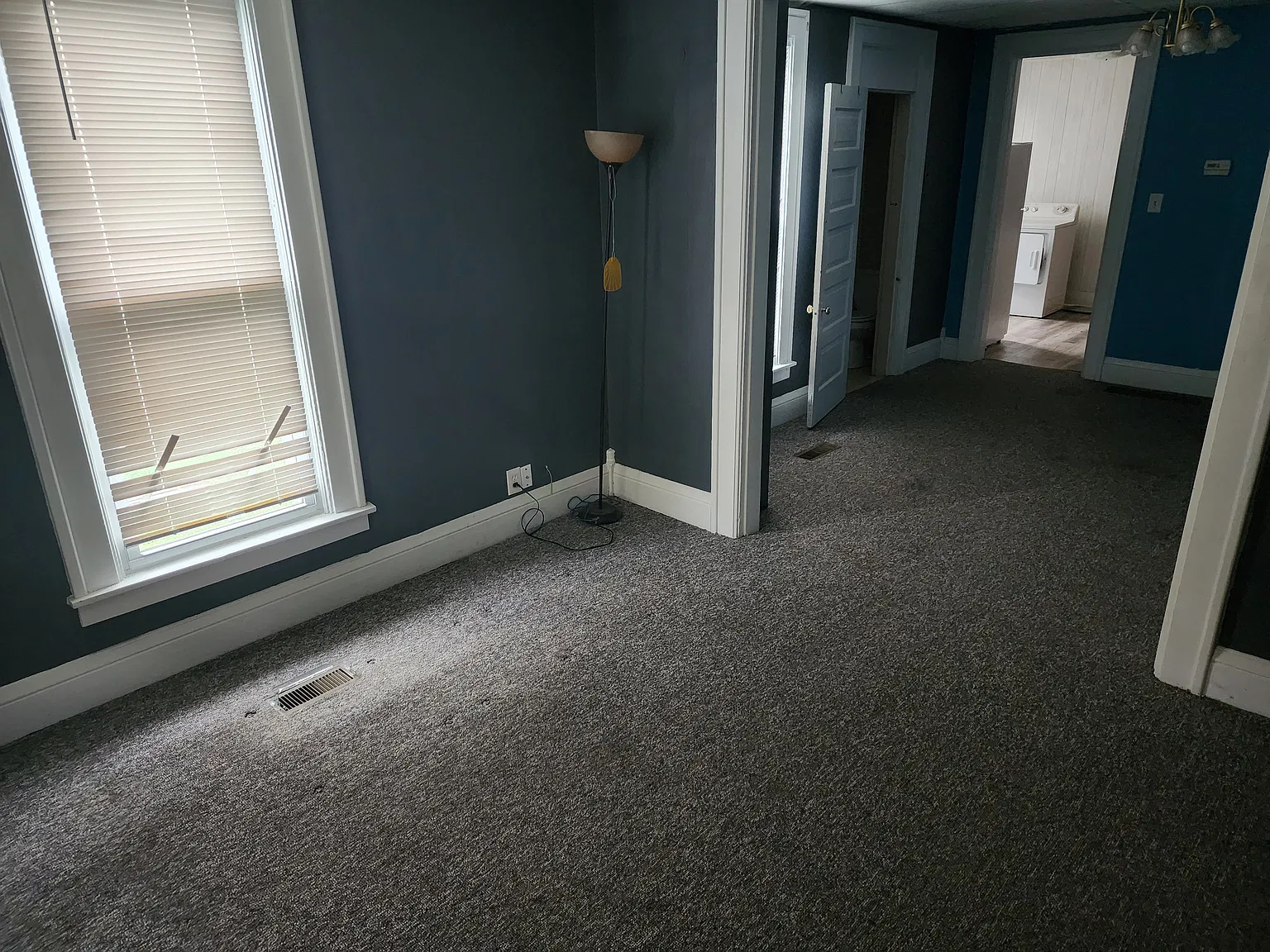 2 bed, 844 sqft, $1,200 — Photo 2