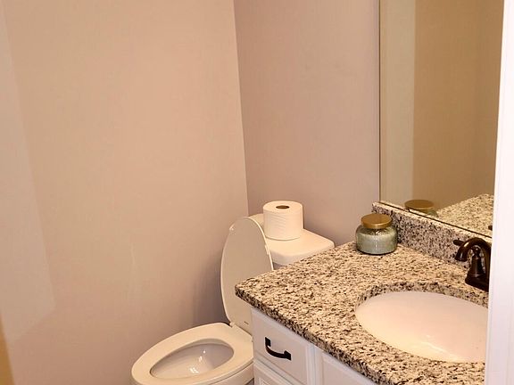4th image of 1807 Bramble Ct