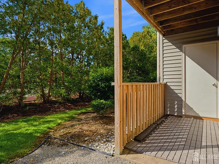 5208 Ravens Crest Dr — Photo 18