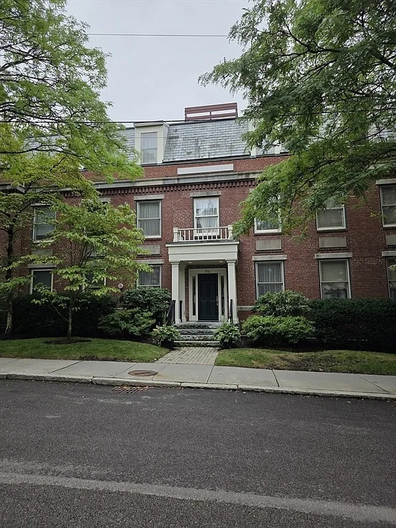 2 bed, 2.0 bath, 1396 sqft, $5,000 — Photo 1