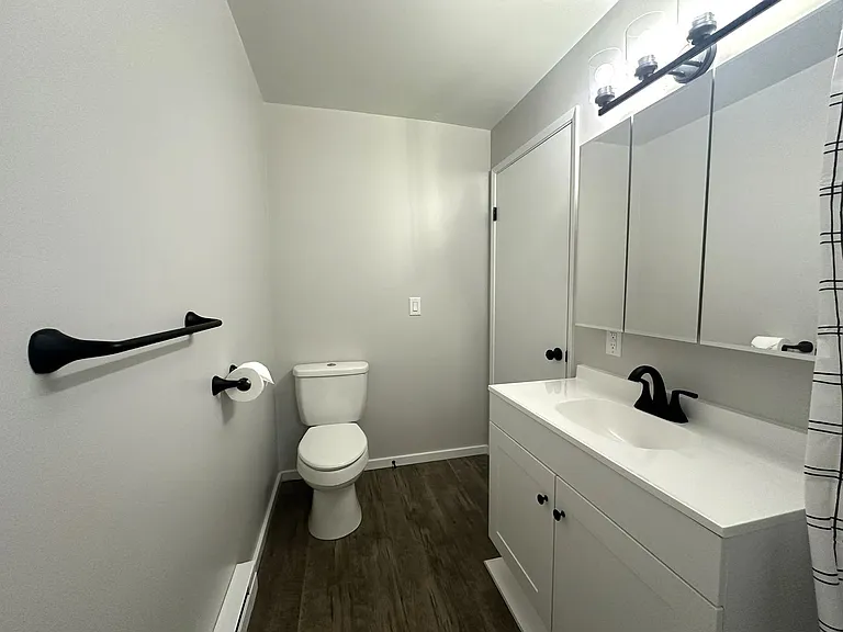 Bel-Air Apartments 8-Unit — Photo 14