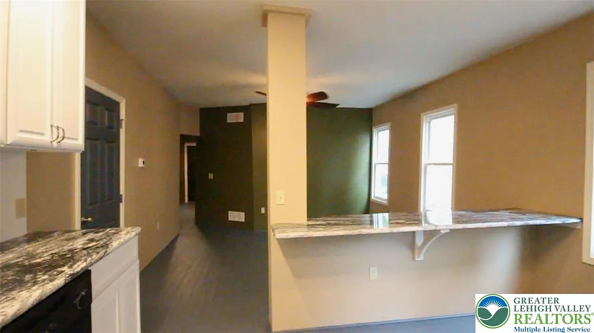 5 bed, 5.5 bath, 2000 sqft, $795 — Photo 4
