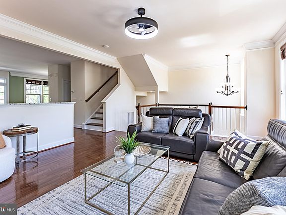3rd image of 10290 Greenspire Dr