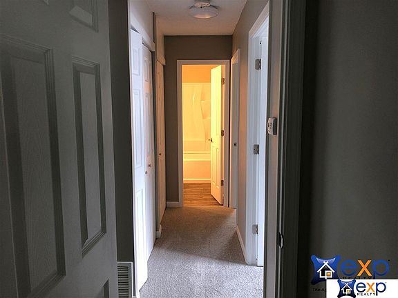 4th image of 455 Parkview Ave