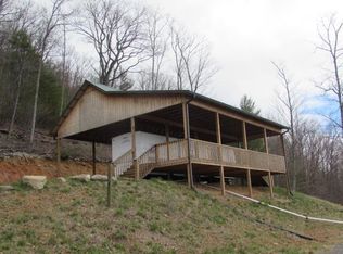 568 Arrowhead Dr, Fries, VA 24330