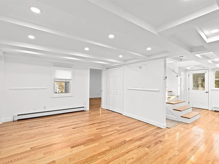 151 Hull St #1 — Photo 9