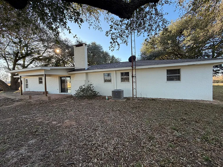 2529 State Highway 11 W — Photo 32