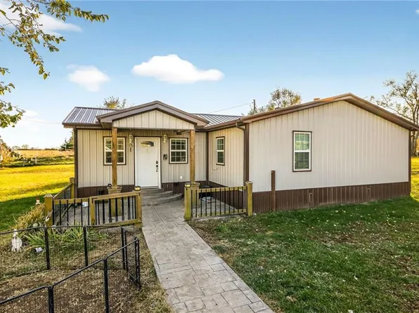 9254 W State Route Hh, Cameron, MO 64429