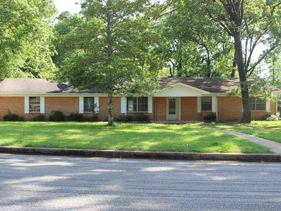 1st image of 1018 Akin Dr
