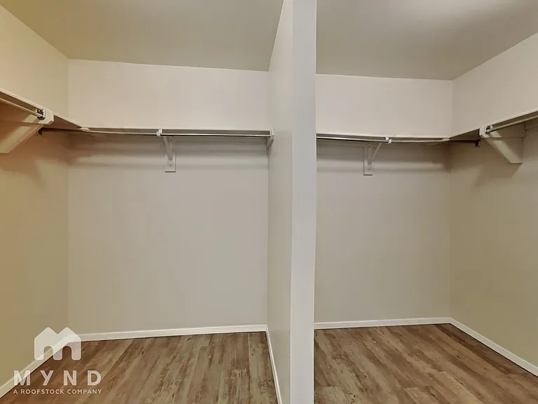 2923 Russell Rd — Photo 13