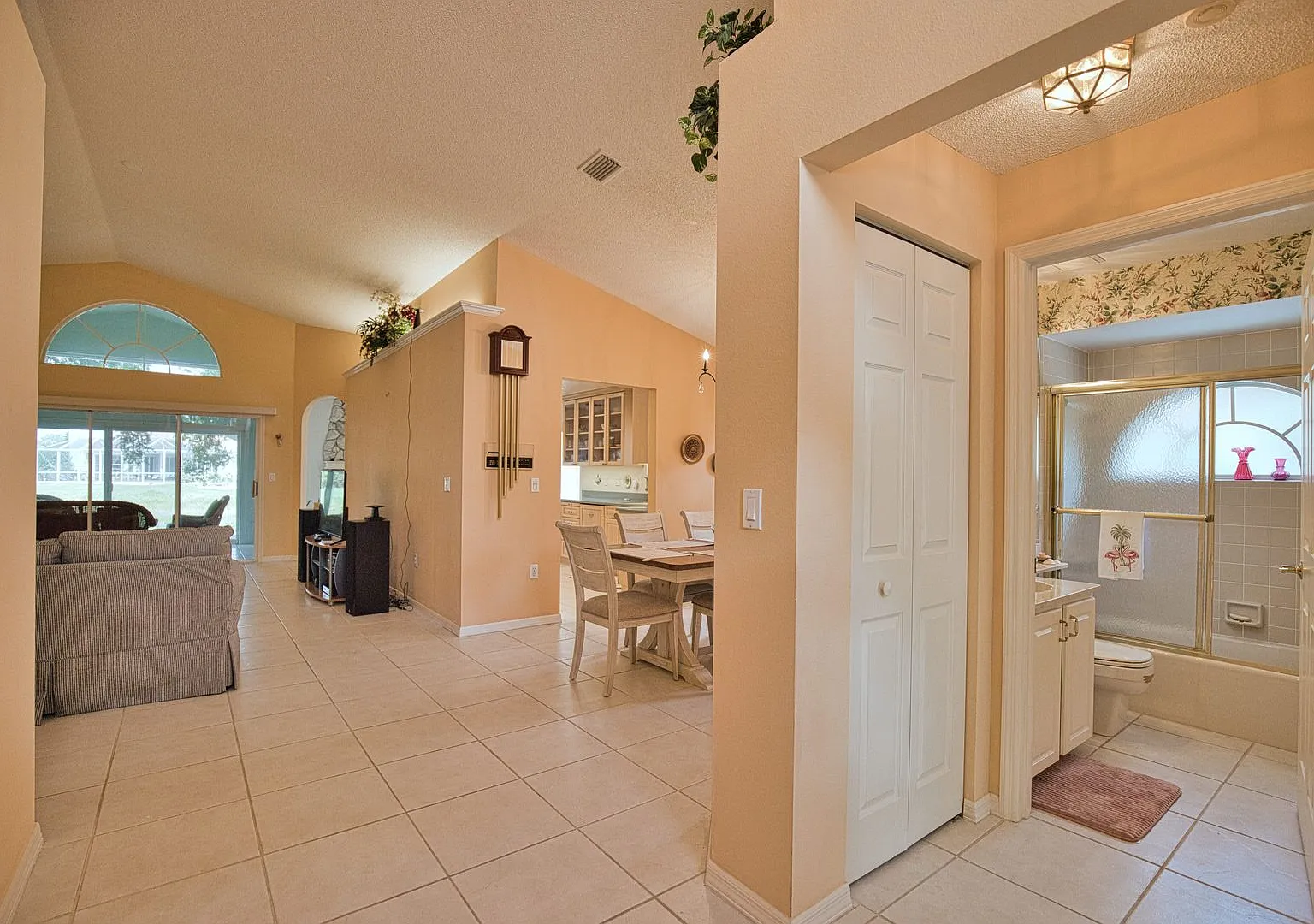 Seasonal Short-Term 3 Bedroom 3 Bathroom Home in The Patio Homes of Chestnut Creek! — Photo 4