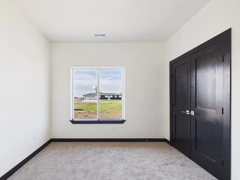515 Bunyan Dr — Photo 3