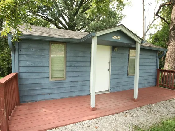 5428 NW Houston Lake Dr, Kansas City, MO 64151