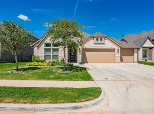 388 Paddle Boat Dr, Granbury, TX 76049