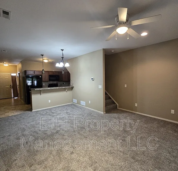 2146 N Woodlawn Blvd — Photo 17